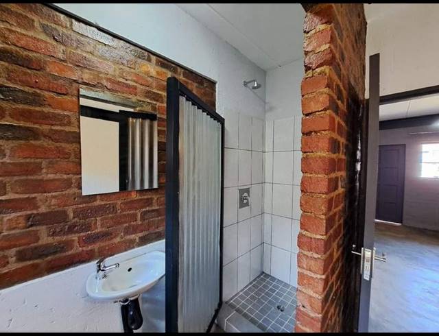 1 BEDROOM PROPERTY TO RENT IN BULT WEST